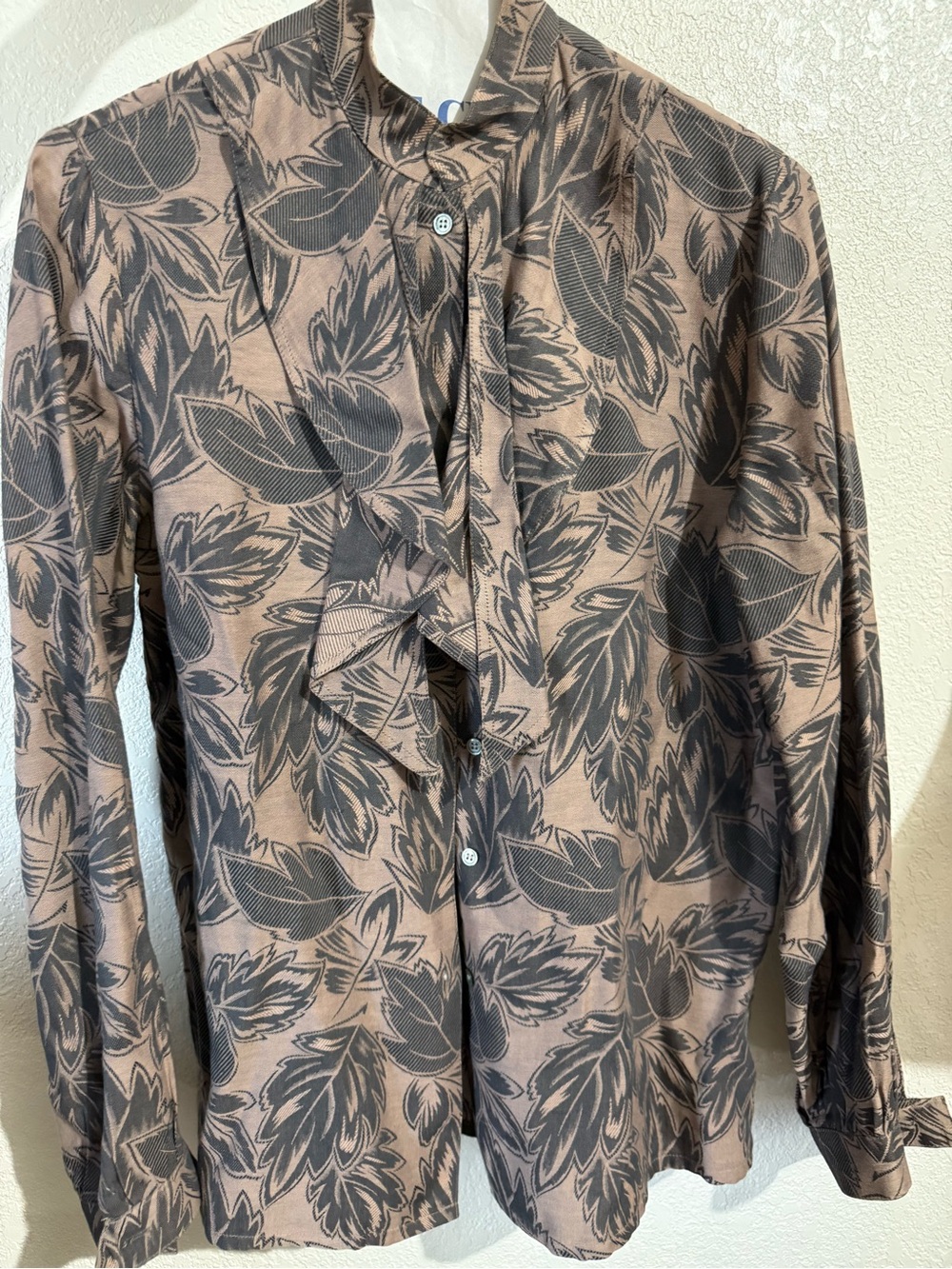 Women’s Tie-Neck Leaf Print Blouse - Taupe/Black